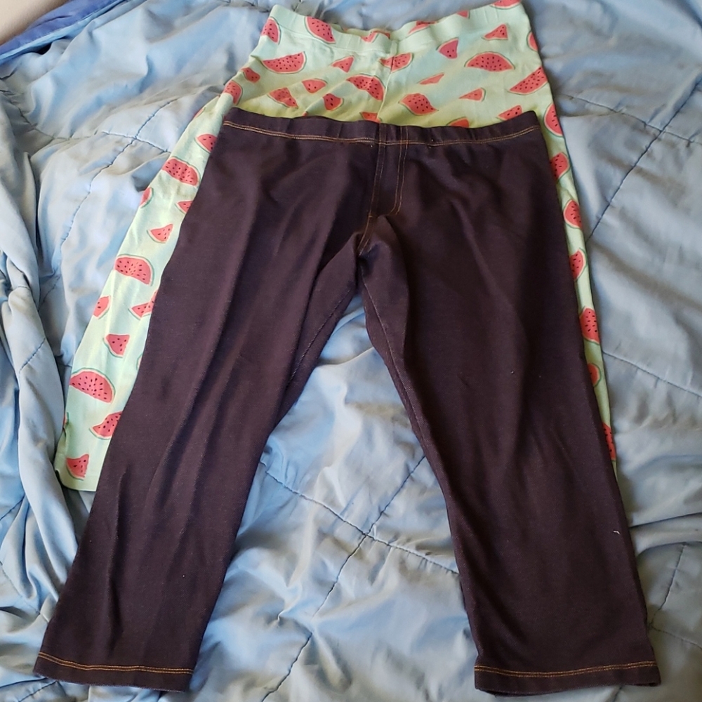 Bundle of 2 capri leggings